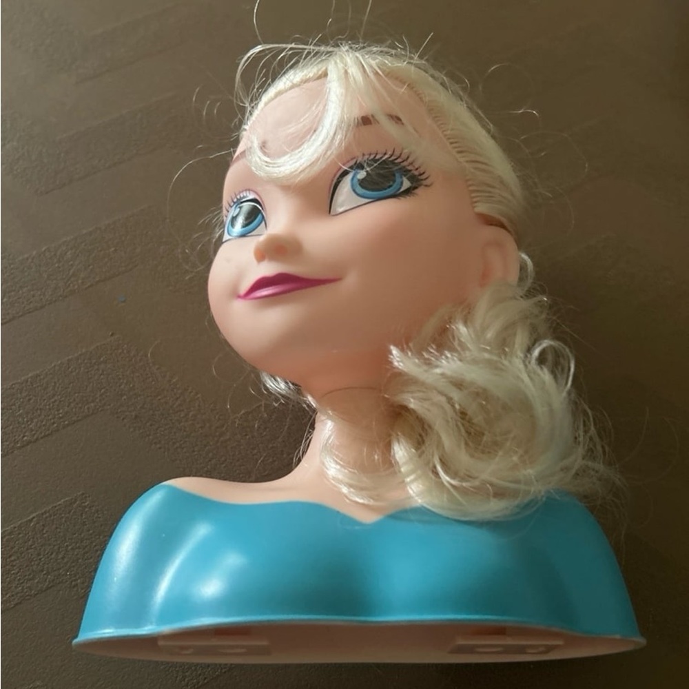 Disney Frozen Elsa Styling Head Hairdresser Pretend Play